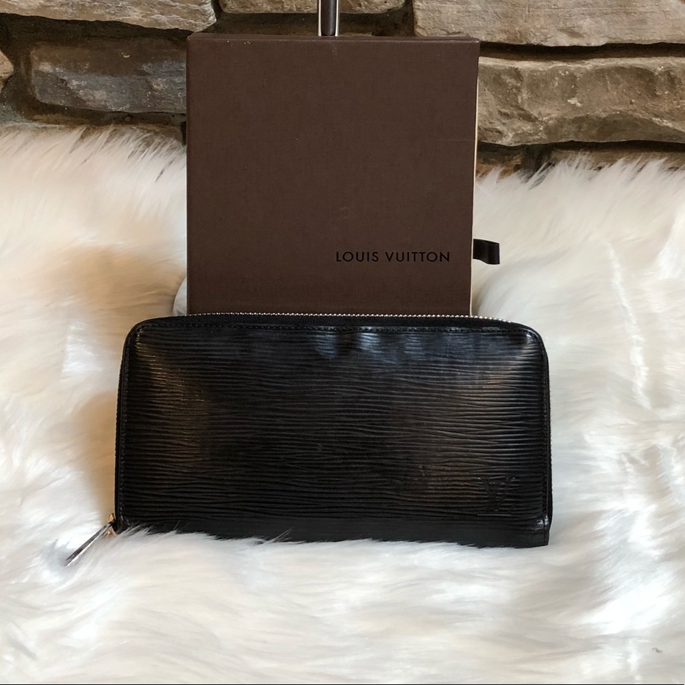 Louis Vuitton Epi Black Zippy Wallet